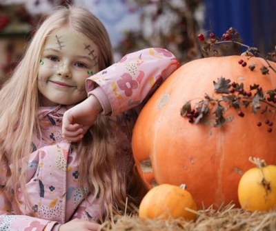 girl with a pumpkin 