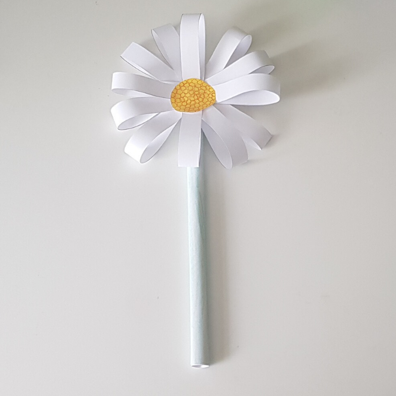 VE Day Paper Daisy